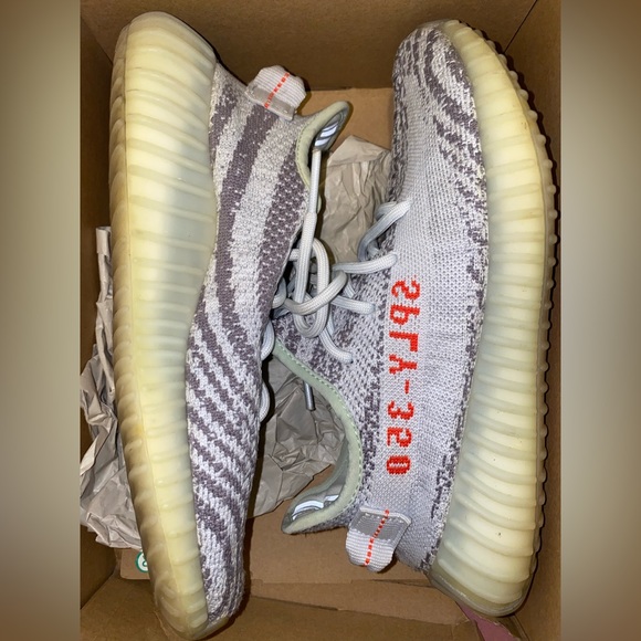 Yeezy 350 blue tint size 6